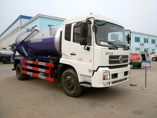 東風(fēng)天錦10方吸污車(chē)