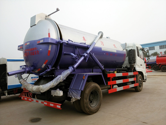 東風(fēng)天錦10方吸污車(chē)