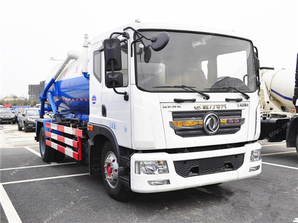 東風(fēng)多利卡D9吸污車