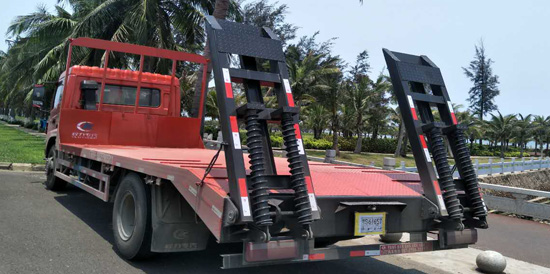 【國五】楚風(fēng)單橋挖機(jī)平板車 【國五】楚風(fēng)單橋挖機(jī)平板車