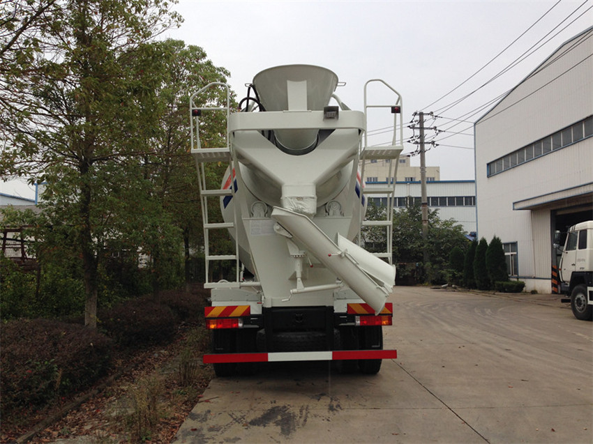 陜汽德龍水泥攪拌車(chē)