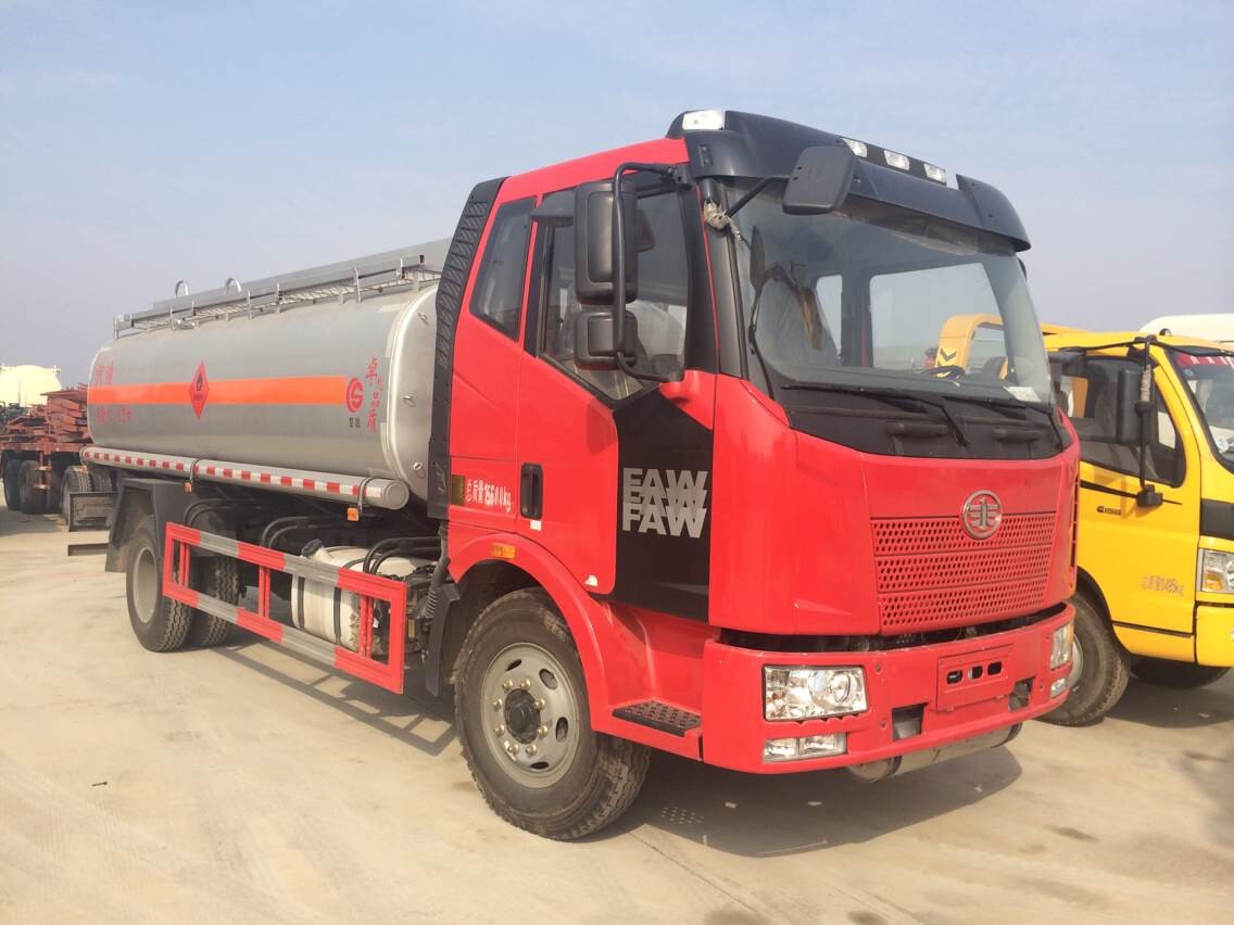 國(guó)五解放單橋油罐車