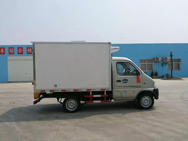 金杯2.9米貨廂冷藏車