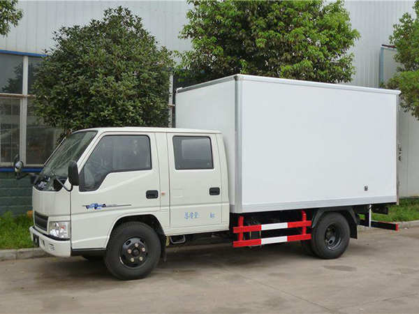 江鈴3.22米貨廂冷藏車(chē)