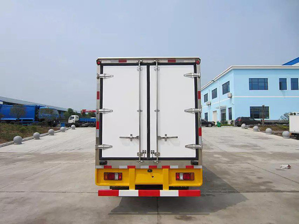 五十鈴3.15米雙排座冷藏車(chē) 五十鈴3.15米雙排座冷藏車(chē)