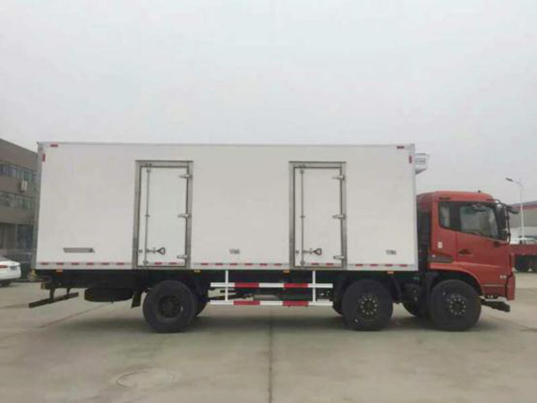 東風(fēng)天錦8.6米貨廂冷藏車
