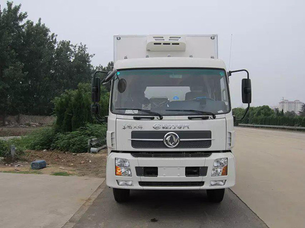 東風(fēng)天錦7.4米冷藏車 東風(fēng)天錦7.4米冷藏車