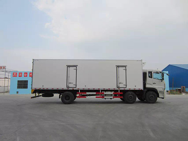 東風(fēng)天龍9.4米貨廂冷藏車 東風(fēng)天龍9.4米貨廂冷藏車