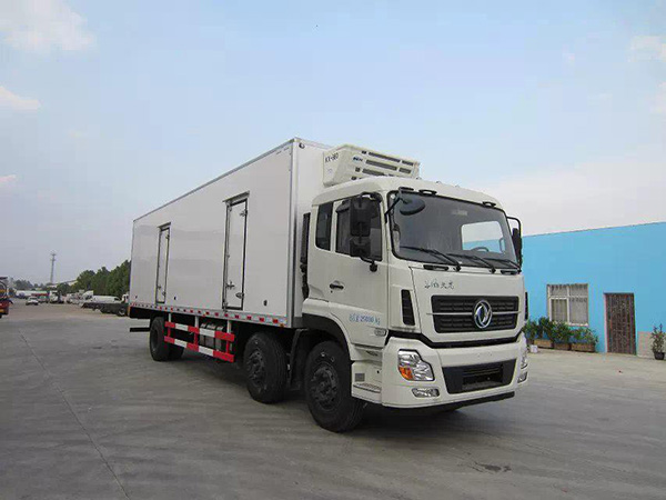 東風(fēng)天龍9.4米貨廂冷藏車