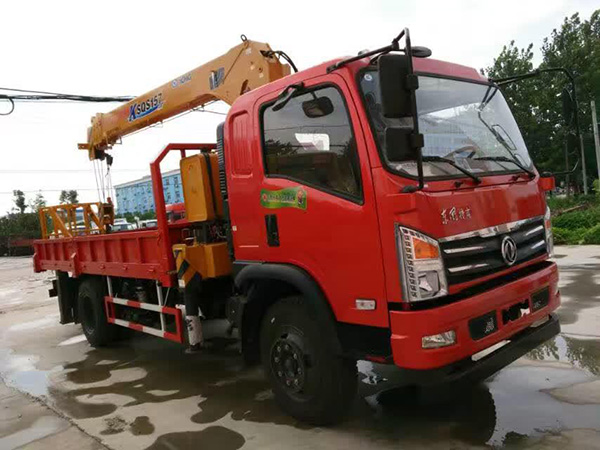 東風(fēng)廂長(zhǎng)3.6米藍(lán)牌隨車(chē)吊 東風(fēng)廂長(zhǎng)3.6米藍(lán)牌隨車(chē)吊