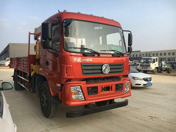 東風(fēng)單橋6.1米隨車吊 東風(fēng)單橋6.1米隨車吊