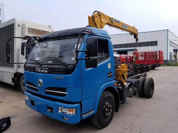 東風(fēng)3.4米藍(lán)牌隨車吊 東風(fēng)3.4米藍(lán)牌隨車吊