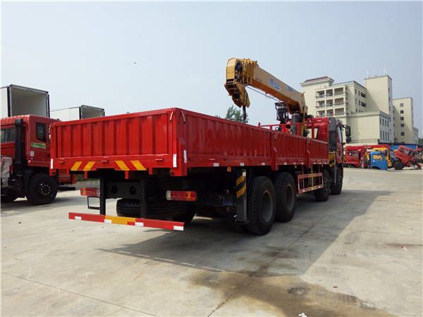 解放J6前四后八徐工12噸隨車吊 解放J6前四后八徐工12噸隨車吊
