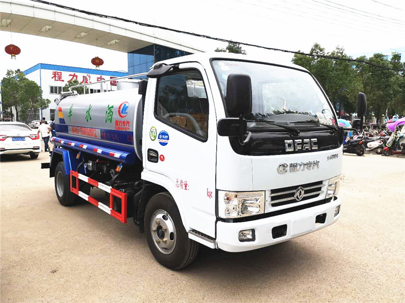 東風(fēng)多利卡D6的5噸灑水車