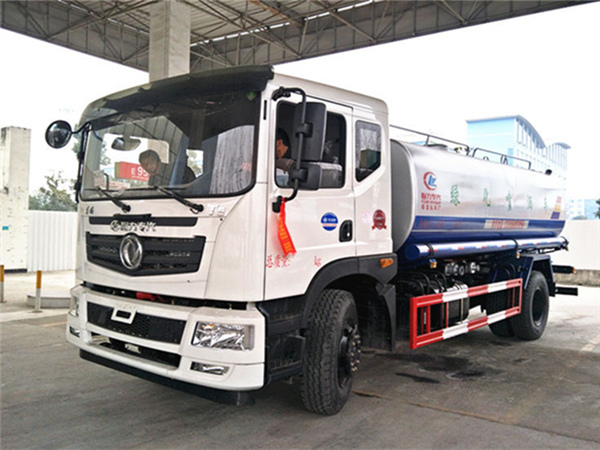 東風(fēng)T5新款灑水車