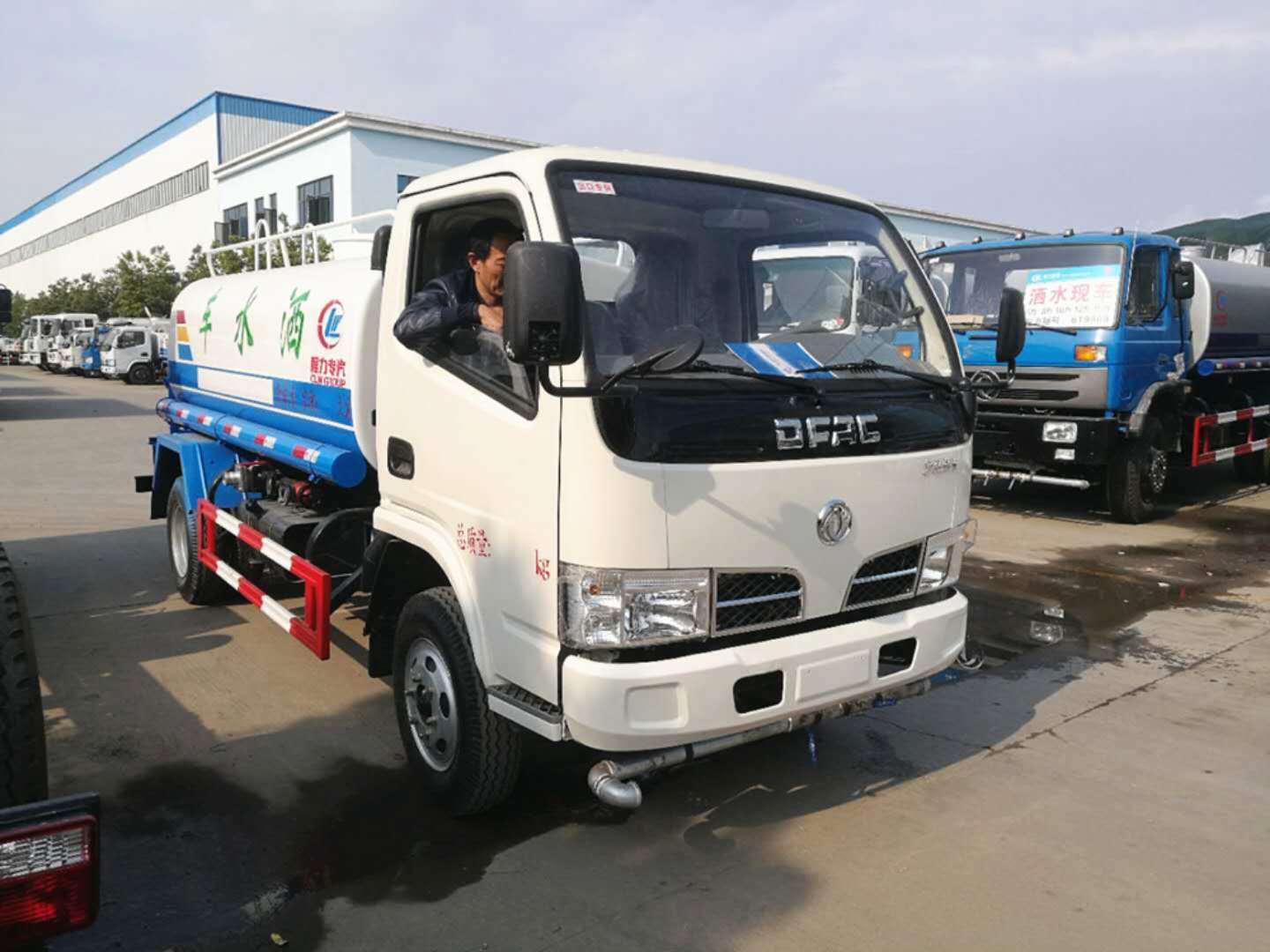 東風(fēng)福瑞卡灑水車(chē) 東風(fēng)福瑞卡灑水車(chē)