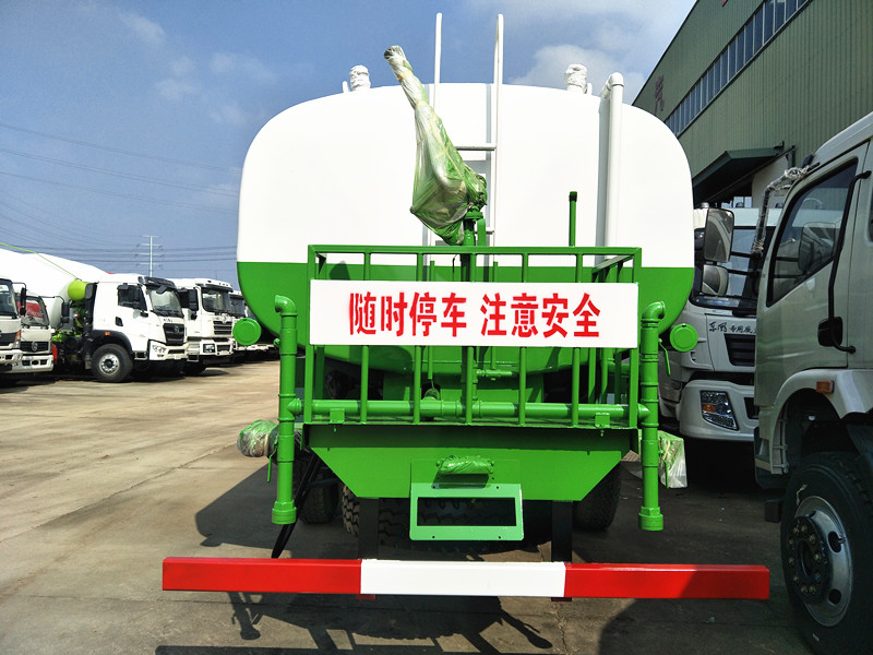 東風(fēng)新款雙橋?yàn)⑺?chē)