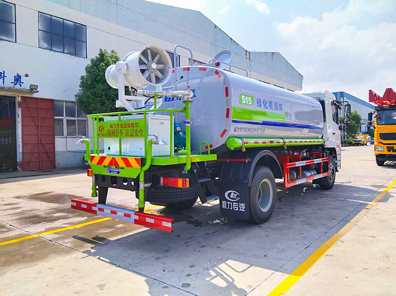 暢銷東風(fēng)D9綠化霧炮噴灑車參數(shù)