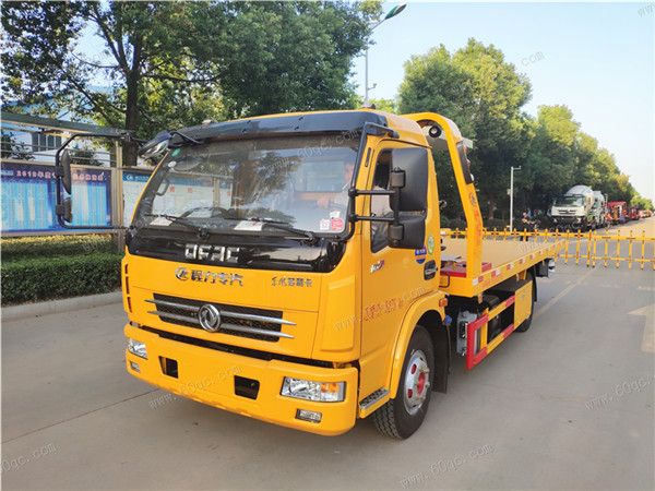 東風(fēng)多利卡D7一拖二清障車(chē)