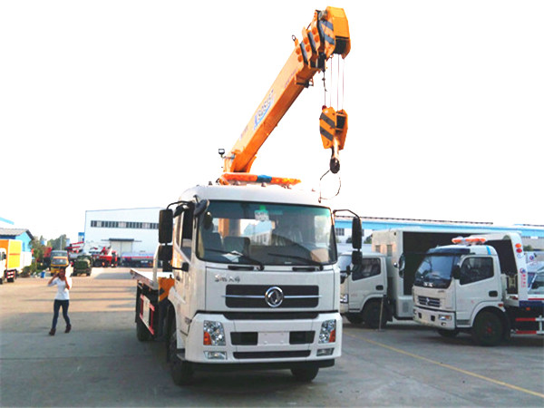 東風(fēng)天錦平板帶吊清障車 東風(fēng)天錦平板帶吊清障車