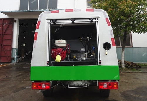 長(zhǎng)安路面清洗車沖洗效果展示