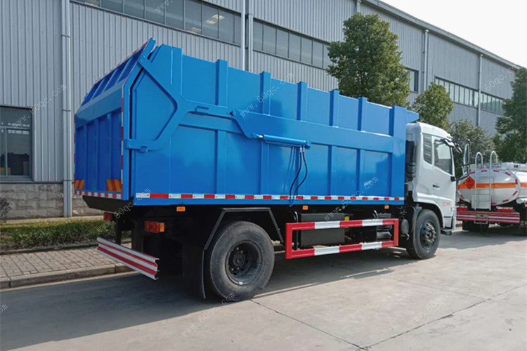 國(guó)五東風(fēng)新款壓縮對(duì)接式垃圾車(chē)
