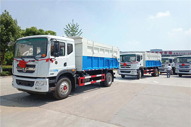 東風(fēng)多利卡D9對(duì)接式垃圾車(chē)