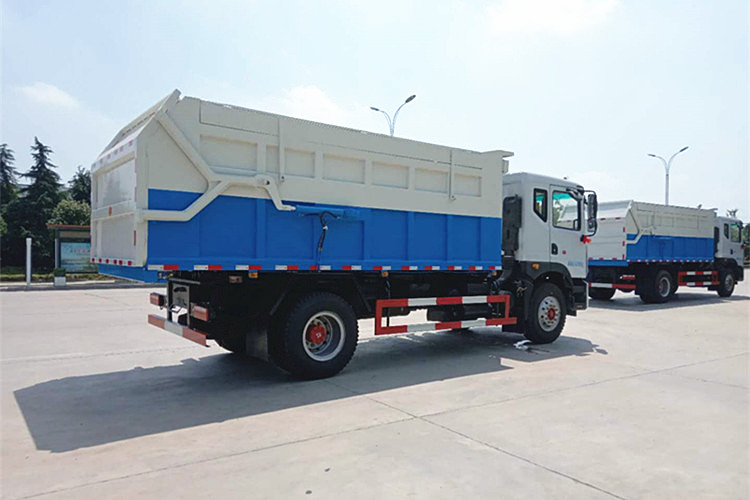 東風(fēng)多利卡D9對(duì)接式垃圾車(chē)