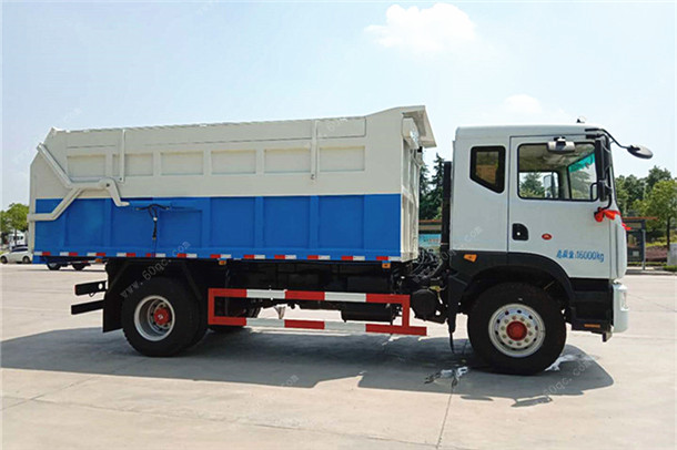 東風(fēng)多利卡D9對(duì)接式垃圾車(chē)