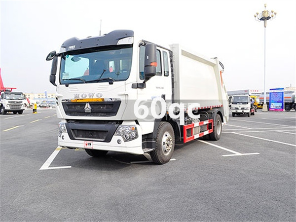 國(guó)五重汽壓縮式垃圾車