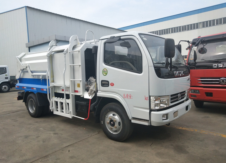 東風(fēng)多利卡后裝壓縮式垃圾車(chē)