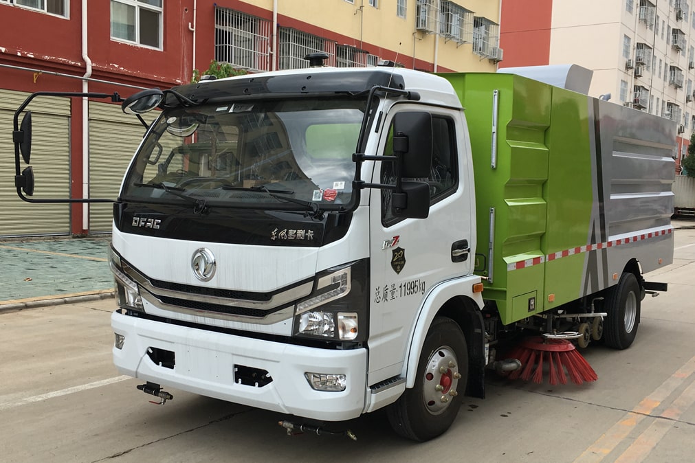 國六東風5噸洗掃車配置，東風多利卡D7洗掃車預售價多少
