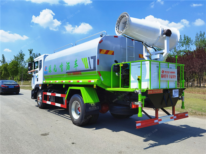 霧炮車廠家助力國(guó)家環(huán)保建設(shè)，國(guó)外局勢(shì)任然緊張！