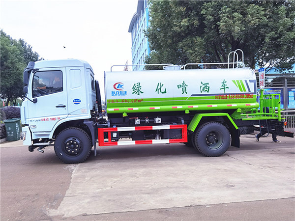 12噸灑水車多少錢，12噸灑水車包月出租要多少錢