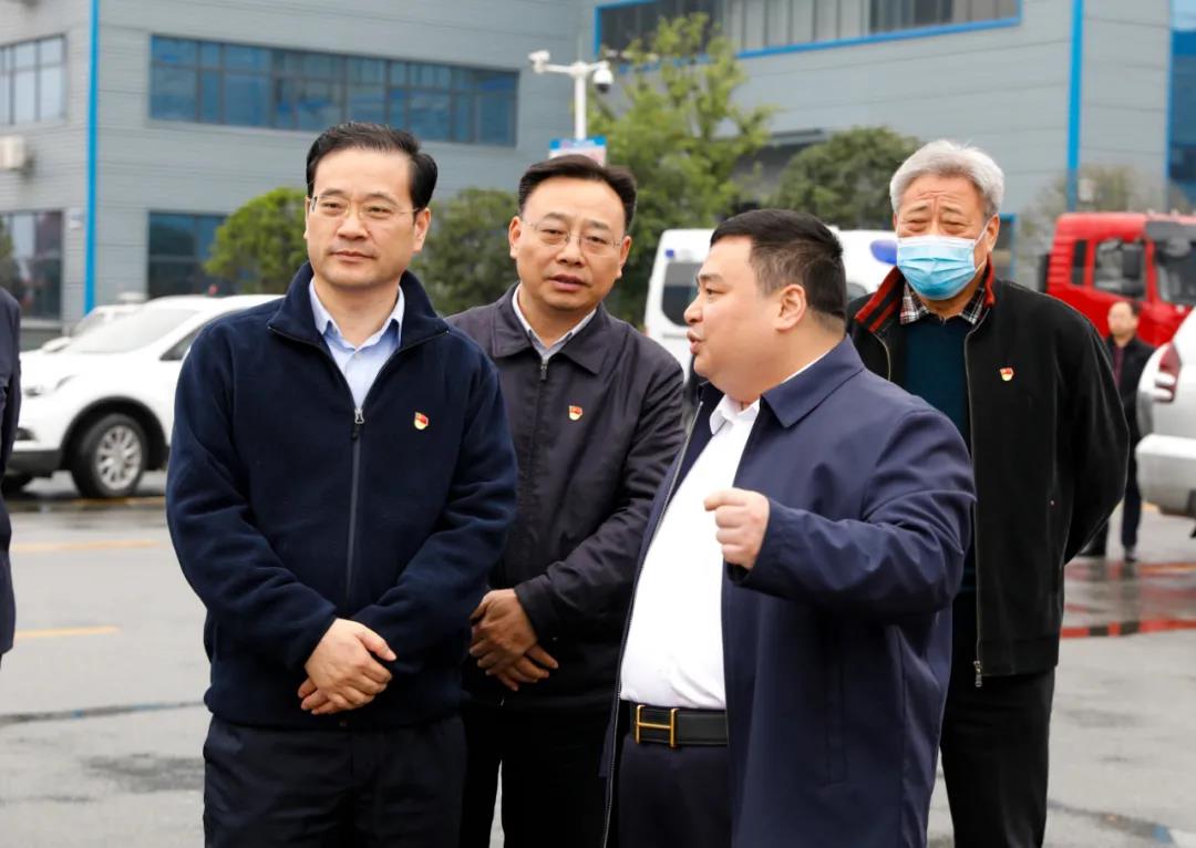 程阿羅，黨委副書記、常務(wù)副總經(jīng)理程國(guó)強(qiáng)，黨委書記何儒安、總經(jīng)辦服務(wù)中心主任張火生