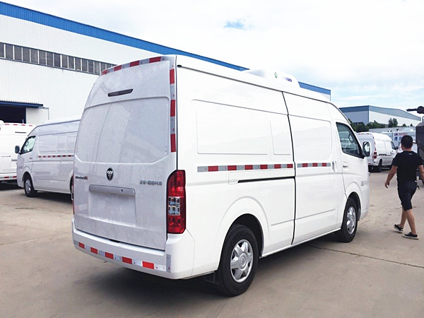 福田G9國(guó)六藍(lán)牌面包冷藏車