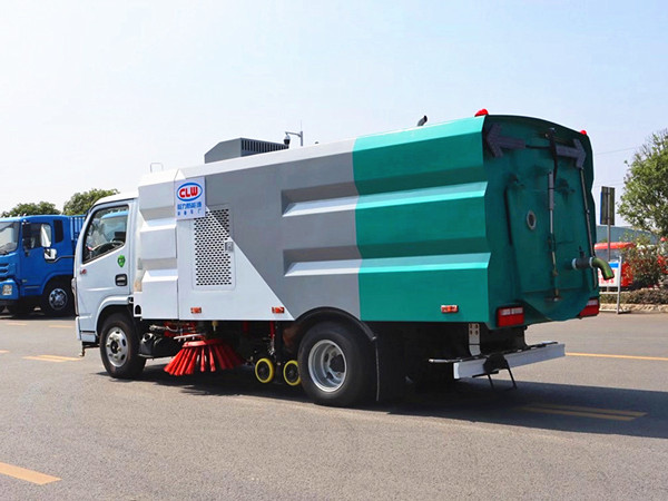 東風(fēng)多利卡5方洗掃車(chē) 東風(fēng)多利卡5方洗掃車(chē)