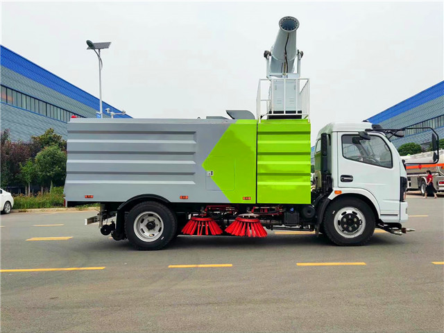 東風(fēng)福瑞卡F7掃路車