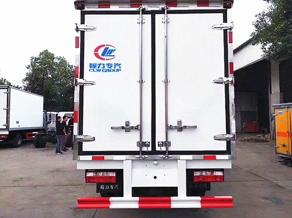 東風(fēng)多利卡D6國(guó)六冷藏車