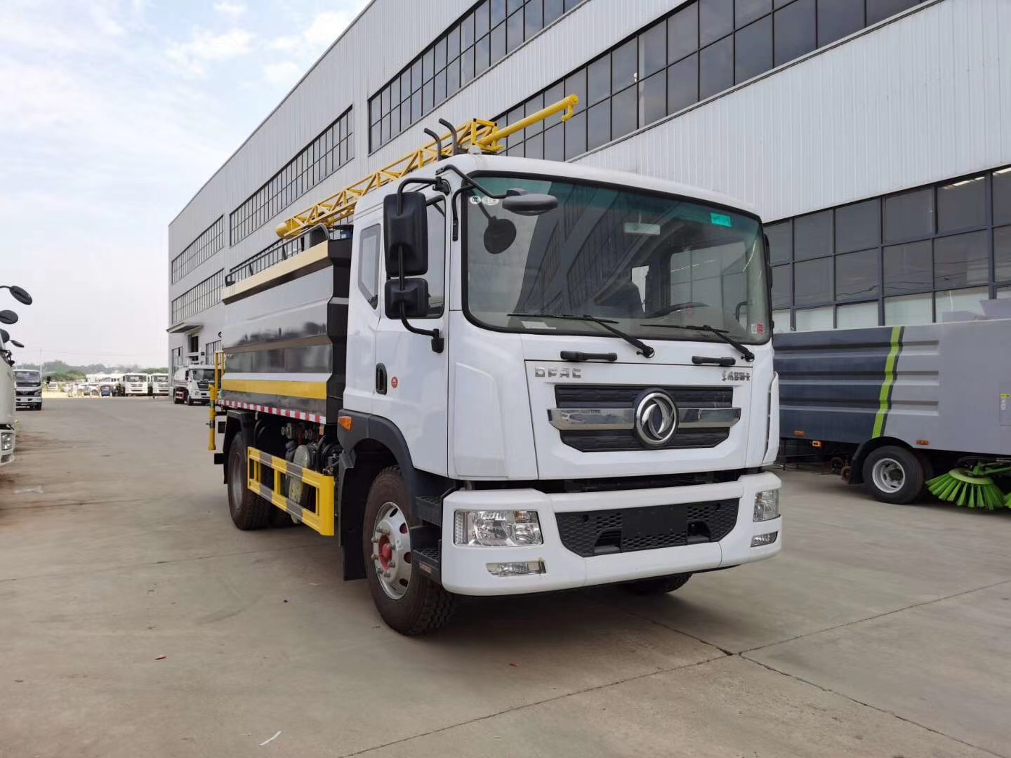 東風(fēng)D9鐵路抑塵車